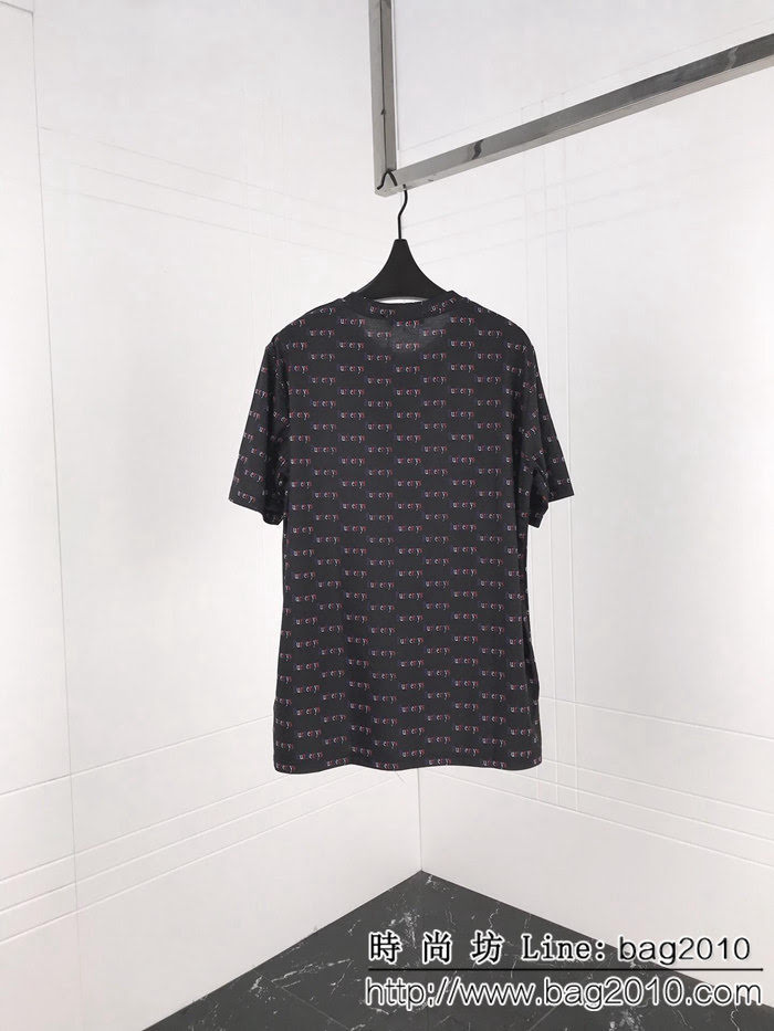 BURBERRY巴寶莉 19ss早春新款短袖 滿印字母印花logo 絲光混紡面料 高版本男女同款 ydi2264